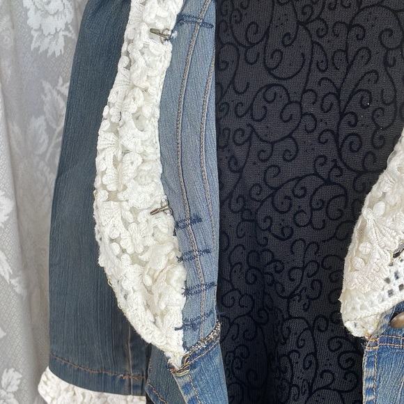 Vintage Inspired Cropped Jacket - Picture 4 of 9